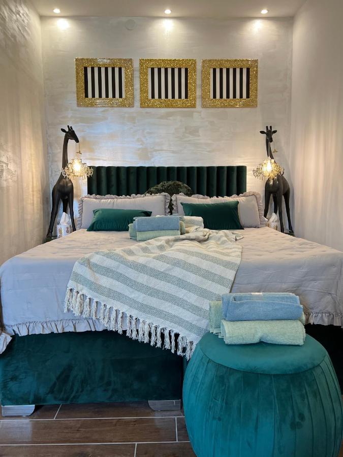 La Dolce Vita Luxury II Apartments With Best Free Private Parking In Center Pula Exterior photo