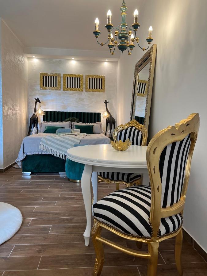 La Dolce Vita Luxury II Apartments With Best Free Private Parking In Center Pula Exterior photo