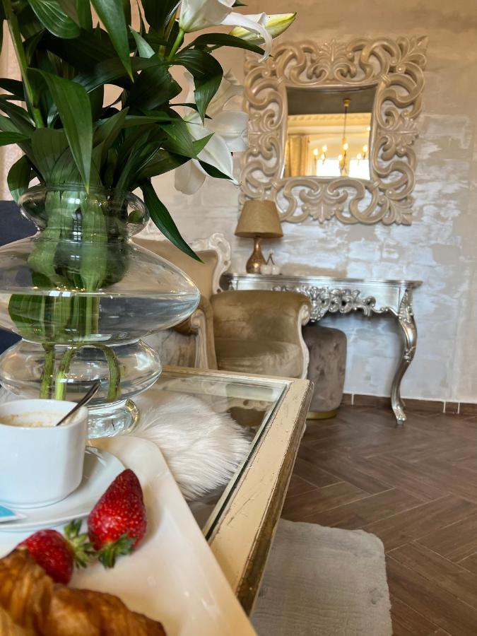 La Dolce Vita Luxury II Apartments With Best Free Private Parking In Center Pula Exterior photo